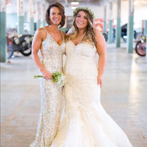 Meet your Posher, Carolyn - Picture 2 of 2